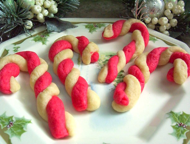 Very Easy Candy Cane Cookies