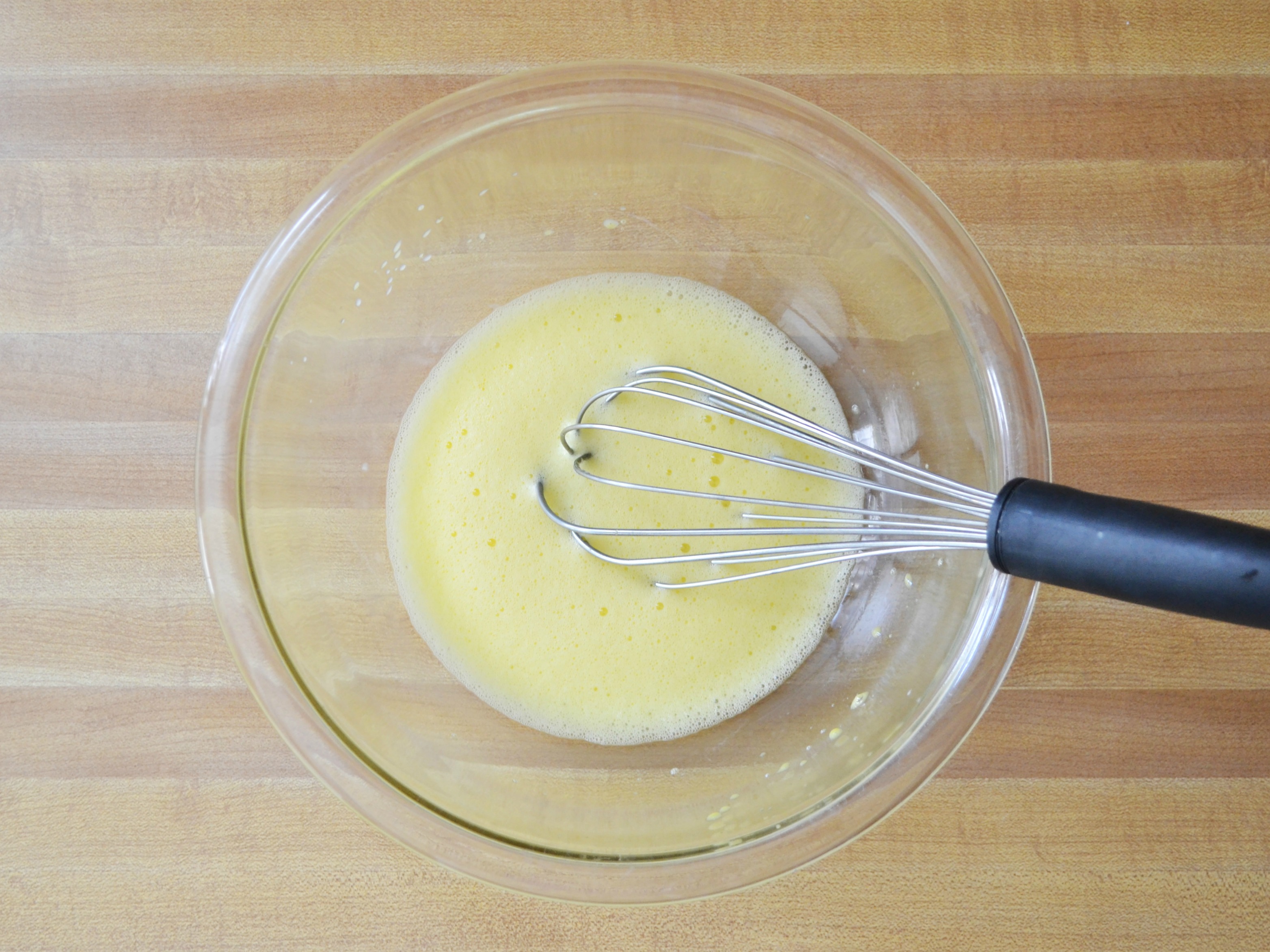 How to Make Hollandaise - Make Eggs Frothy